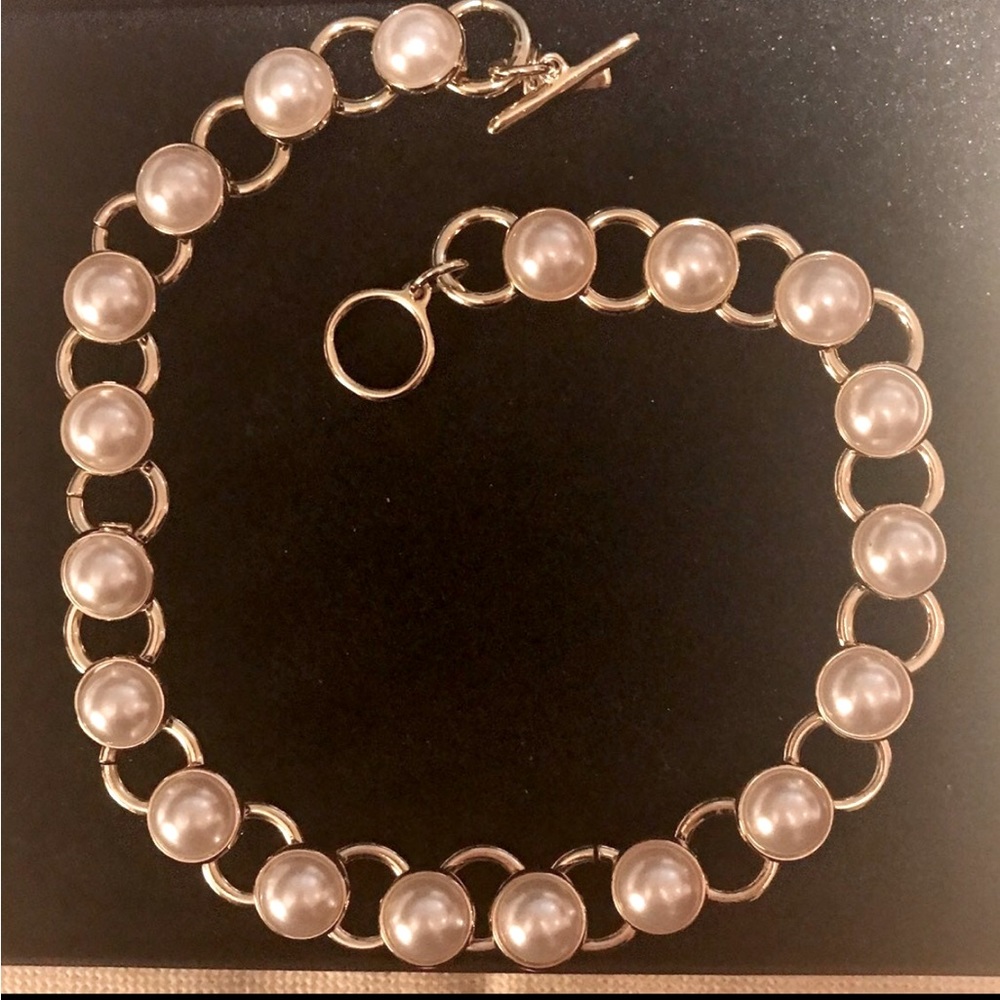 Pearl choker necklace